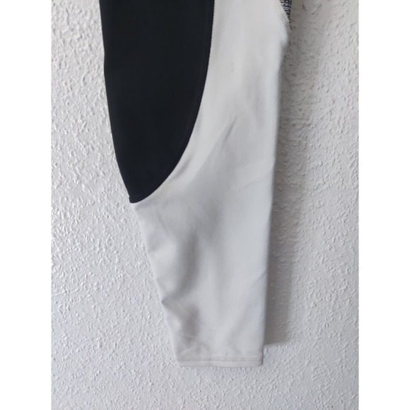 3/$20 Athleta Chanturanga 7/8 Jacquard Black & White Colorblock Leggings XS - Picture 5 of 10